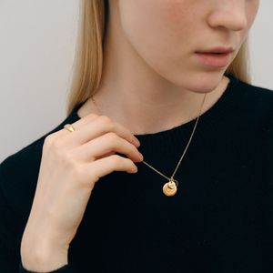 Hainon modello fai da te nome inglese delle <span class=keywords><strong>donne</strong></span> catena alla clavicola in acciaio inossidabile buona fortuna con targa rotonda collana - Product Image 5