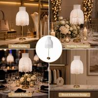 Lampe de table sans fil pour centre de table de mariage, lampe de bureau LED rechargeable basse tension avec abat-jour à pompons blancs