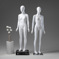 Mannequin personnalisable à prix compétitif pour magasin, modèle humain réaliste, courbé, éclatant et magnifique pour centre commercial