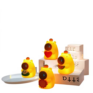 Nueva Lámpara Nocturna de Capibara, Luz Ambiental de Silicona Suave para Mesita de Noche, con Diseño de Conejillo de Indias y Oso, Luz de Descompresión Táctil - Product Image 1