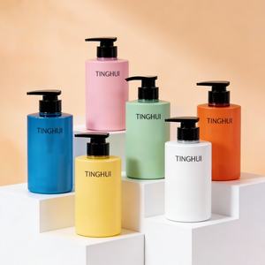 Bouteille de shampooing en plastique recyclable de luxe personnalisée de 300 ml et 500 ml avec pompe à lotion pour soin de la peau et sérum - Product Image 1