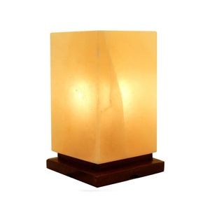 โคมไฟเกลือหิมาลัยแกะสลักทำมือ เป็นมิตรกับสิ่งแวดล้อม วัสดุออร์แกนิกคุณภาพสูง รูปทรงสี่เหลี่ยม พิมพ์ลาย 4 สี เหมาะสำหรับตกแต่งบ้าน งานแต่งงาน ใช้เป็นเชิงเทียน - Product Image 3