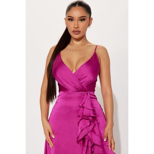 Vestido de Fiesta Casual para Mujer con Tirantes Finos, Abertura Alta y Fruncido, Estilo Personalizado de Fábrica OEM - Product Image 4
