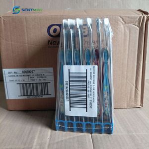 Cepillo de dientes Oral B para adultos, etapa 2, cerdas ultra suaves de carbón, blanqueador, tamaño regular, precio económico, de Vietnam. - Product Image 4