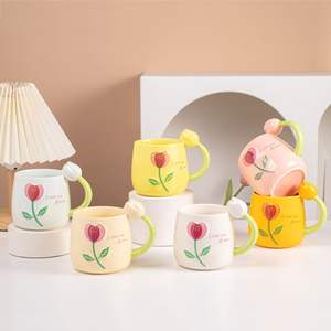 Mug à café en céramique coréen Ins, couleur contrastée, motif tulipe, poignée fleurie en relief 3D, tasse à lait pour le petit-déjeuner - Product Image 1