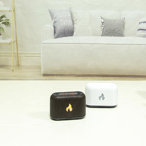 เครื่องกระจายกลิ่นหอม 150 มล. ดีไซน์ลายไม้ ไฟ LED รูปเปลวไฟ เครื่องเพิ่มความชื้นแบบ USB สำหรับใช้ในบ้านและเชิงพาณิชย์ - Product Image 1