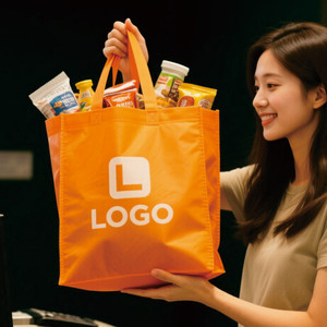 Bolsas de compras de tela no tejida reciclables con logotipo personalizado de alta calidad MOQ bajo para promociones - Product Image 3