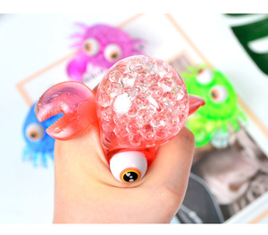 Juguete Blandito de Cangrejo Transparente con Purpurina, Juguete Sensorial TPR para Apretar, Juguete de Animales Marinos con Ojos Saltones, Juguete Antiestrés para Aliviar el Estrés y la Descompresión - Product Image 1
