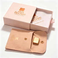 Boîte de luxe personnalisée en velours rouge avec logo pour emballage de bijoux (bracelets, boucles d'oreilles, colliers) et cartes cadeaux perlées