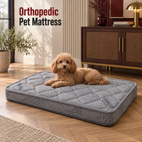 Matelas orthopédique pour chien avec motif matelassé personnalisé, passepoil et tissus de revêtement coordonnés pour literie pour animaux de compagnie sur mesure