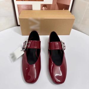 क्विटी जा फ्लैट बकल जूते महिलाओं 2025 गर्मियों में नई शराब लाल पेटेंट चमड़े की मैरी महिलाओं के लिए गोल पैर के फ्लैट बैले जूते - Product Image 5