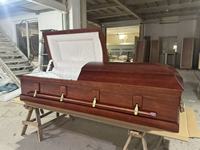 Ataúd y Cofre Funerario de Madera Estilo Americano E999 Económico con Interior de Terciopelo Blanco y Acabado Semi Brillante en Color Cerezo