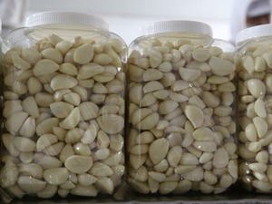 Ajo Pelado en Frasco, Granulado de Ajo Premium en Botella con Nitrógeno, Aprobado por BRC, Condimento para la Industria Alimentaria - Product Image 1