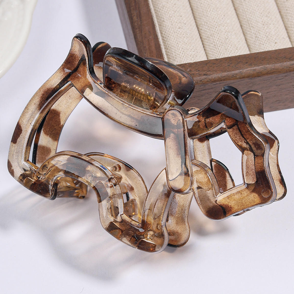 น้ำตาลอ่อน