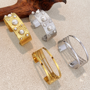 Bracciale Y & <span class=keywords><strong>S</strong></span> Open Wide Edition in <span class=keywords><strong>acciaio</strong></span> inossidabile con perle, placcato oro 18 carati, gioiello impermeabile da donna, idea regalo. - Product Image 2