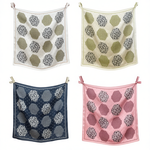 Foulard Quadrato Piccolo con Motivo a Diamanti e Stampa Leopardata 70x70cm, Accessorio di Moda per Donne - Product Image 1