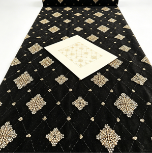 A173 Broderie de luxe à texture contrastée noir et or, matelassage losanges, broderie de perles tubulaires et de sequins pour robes de soirée - Product Image 3
