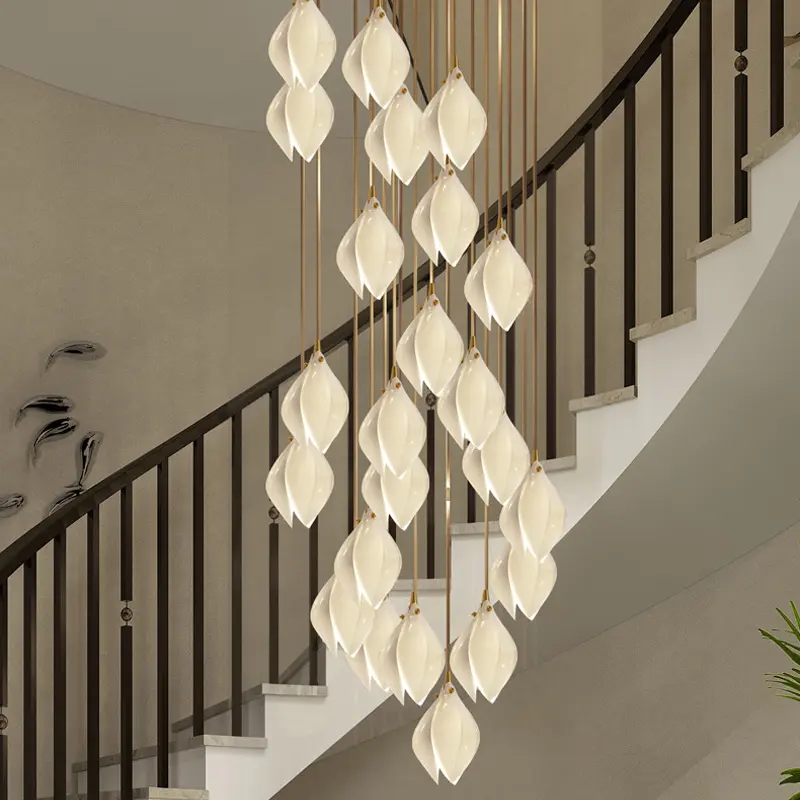 Longue ligne de suspension de lustre de feuille de fleur en verre en céramique de luxe personnalisée pour l'hôtel lampes suspendues décoratives de Loft