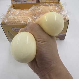 Juguete antiestrés de goma con forma de cacahuete, estilo TikTok, creativo, divertido, temático de comida, esencial para descompresión. - Product Image 3