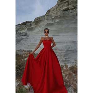 Robe de soirée longue rouge bustier coupe trapèze, taille empire, ornée de sequins et de strass, taille XS, idéale pour le bal de promo - Product Image 5