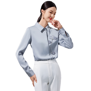 Camisa de Satén Azul Claro Personalizada para Mujer con Botones y Detalle Chinoiserie |   Camisa de Oficina de Manga Larga, Corte Regular, Cuello Clásico - Product Image 1
