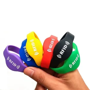 Bracelet de paiement sans contact en Silicone, étanche, pour femme, RFID, en caoutchouc, logo personnalisé, NTAG213