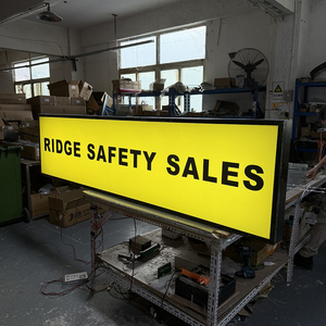 定制 LED 小型亚克力灯箱发光标牌 方形侧装标牌 适用于企业户外广告展示 - Product Image 4