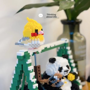 Compatible con el Juguete Educativo de Ensamblaje de Bloques de Construcción de Plástico Modelo Original Bird King Parrot Cockatiel para Niños - Product Image 5