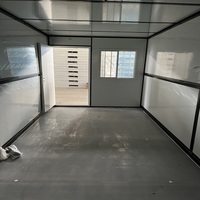 Garage de conteneurs en acier préfabriqué à faible coût-Entrepôt de stockage modulaire portable avec porte à volet roulant