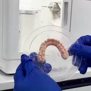 Máquina cortadora de alineador de enlace de cinco ejes Dental T1 - Product Image 3