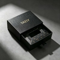 Boîte à tiroir en carton noir de luxe avec impression de logo personnalisé, boîtes cadeaux pour cosmétiques et bijoux avec poignée en ruban
