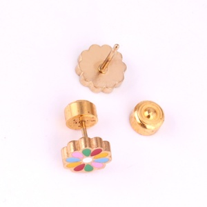 ต่างหูสแตนเลสชุบทอง 18K รูปดอกไม้ สีเงิน สีทอง สำหรับผู้หญิง สาวๆ - Product Image 4