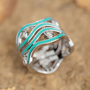 Anello da Donna Stile Punk con Linee Ondulate, Elegante Ornamento Unico per la Mano da Indossare Ogni Giorno - Product Image 5
