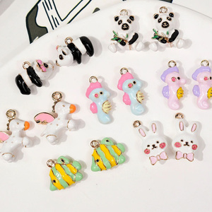 Venta al por mayor Kawaii pez delfín dibujos animados Animal conejo pato esmalte 3D colgante encanto DIY accesorios para la fabricación de joyas - Product Image 6
