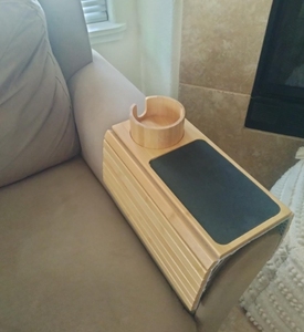 Youlike plateau d'accoudoir de canapé en bambou de haute qualité avec porte-boisson rotatif à 360 degrés pour les collations boisson téléphone à distance - Product Image 4