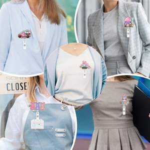 Porte-badge rétractable de luxe en plastique ABS, motif lapin de Pâques, mignon et rotatif, pour cadeaux de bureau et scolaires, vente en gros - Product Image 4