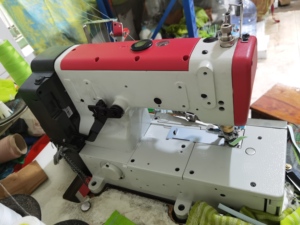 BT-858D-02 Sewing Machine Industrial High Speed Flat Bed <b>Tape</b> Interlock Interlock Sewing Machine - Product Image 3