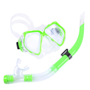 Masque de plongée pour adultes avec verres en verre trempé de 4,0 mm, lunettes de plongée étanches en silicone et ensemble de tuba semi-sèche pour la plage - Product Image 2