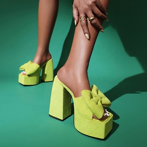 Sandales d'été à enfiler à talons épais et plateforme, avec grand nœud, taille 43, à bout carré, dessus en suède imprimé guépard - Product Image 5