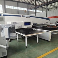 Presse à poinçonner CNC à tourelle entièrement électrique pour la production de pièces métalliques de meubles de bureau et d'armoires dans les lignes de production de transformation des métaux