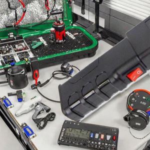 Lampe torche tactique noire portable pour extérieur avec porte-clés, éclairage rapide et sûr, 928, logo OEM, expédition rapide, chargeur UE et US, Magiusa - Product Image 5