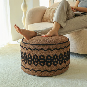 Pouf Marocchino con Ricamo Geometrico, Sgabello per Cambio Scarpe, Cuscino Tatami in Tessuto, Stile Mid-Century Moderno, Artigianale per Interni - Product Image 3