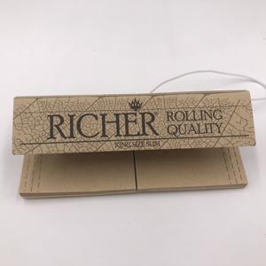 กระดาษมวนบุหรี่แบบพรีเมียม ไม่ฟอกขาว เผาไหม้ช้า พร้อมกาวอะราบิกธรรมชาติ เชือกยืดหยุ่นในตัว พร้อมฟิลเตอร์ในตัว ขนาดคิงไซส์ สลิม 32 แผ่น - Product Image 4