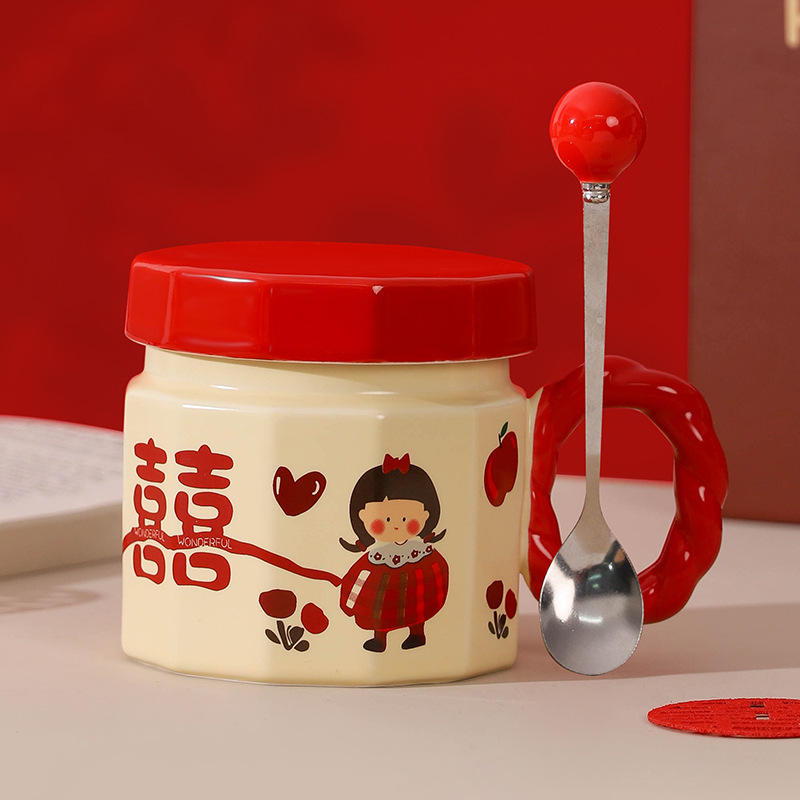 [ช้อนกลมสีแดงบนฝาถ้วย] Red Double Happiness - Girl