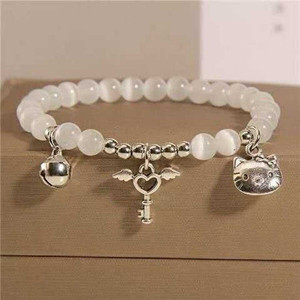 Trending minimal Fashion Charm braccialetti per donne e ragazze vendita calda all'ingrosso con conchiglia farfalla perla su una corda - Product Image 1
