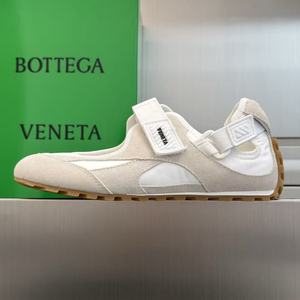 Новинка 2026: Самые модные женские кроссовки Bottega Veneta Orbit Flash Mary-Jane на плоской подошве - Product Image 2