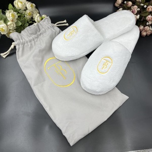 Zapatilla Desechable Punta Cerrada Zapatilla de Terciopelo Coral Blanco Suela de Madera Zapatilla de Hotel - Product Image 1