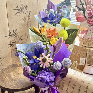 Ramos de Flores de Peluche Hechos a Mano al por Mayor - Regalos de Flores Moradas Suaves para el Día de la Madre y Decoración de Escritorio para Graduación - Product Image 3