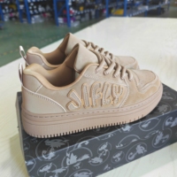 Vente en gros de baskets décontractées personnalisées avec lettres rétro imprimées, confortables, basses, style skate, durables et légères
