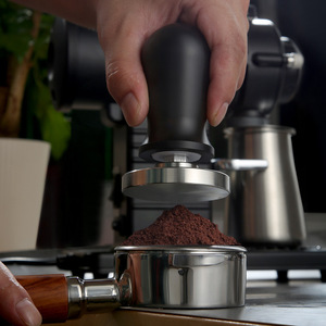 <span class=keywords><strong>La</strong></span> <span class=keywords><strong>Marzocco</strong></span> 53mm Tampon expresso à ressort Barista Distributeur de café avec nivellement de <span class=keywords><strong>la</strong></span> poudre de café Tamper pour <span class=keywords><strong>machine</strong></span> à café - Product Image 3